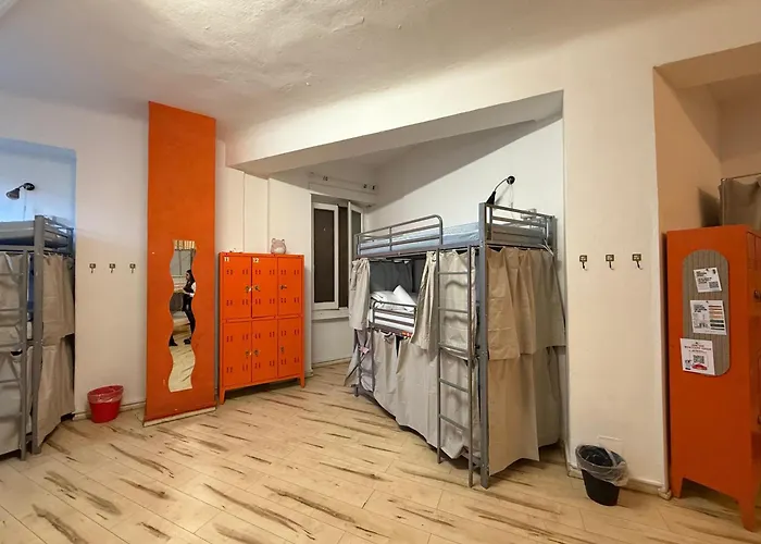 QUO